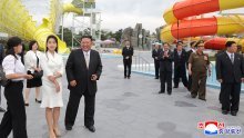 U jednom od rijetkih javnih pojavljivanja, sjevernokorejski vođa predstavio svoju kćer