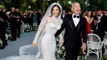 Lauren Sanchez iznenadila vjenčanicom: Pogledajte spektakularnu haljinu ukrašenu čipkom