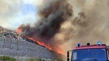 Požar na odlagalištu kod Metkovića još nije lokaliziran, vatrogasce čeka duga noć