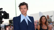 Nakon strastvenog poljupca pred svima: Otkrivena je tajanstvena djevojka Harryja Stylesa