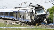 Stigli novi detalji teške željezničke nesreće: U naletu vlaka poginuo vozač kamiona