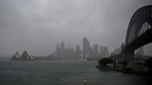 Oluja u Sydneyju rušila drveće, tisuće domova bez struje, otkazani mnogi letovi