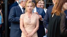 Giorgia Meloni srušila vlastito modno pravilo i šokirala sve u ženstvenoj haljini