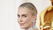 Charlize Theron otkrila da je spavala s puno mlađim muškarcem: 'Bilo je nevjerojatno'