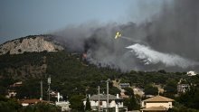 Izbio požar i kod Atene, prijeti kućama: Na Kreti izvanredno stanje