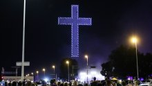 Tisuću dronova iznad Hipodroma: Pogledajte kako je izgledao svjetlosni show na koncertu