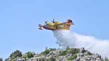 Izbio požar kod Klisa: Vatrogasci ga uspjeli lokalizirati uz pomoć dva kanadera