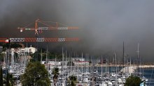 Požar u Francuskoj širi se brzinom munje, vatra stigla do ruba Marseillea