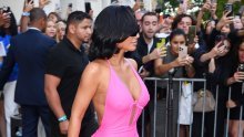 Kim Kardashian kao Barbie: U odvažnoj ružičastoj kreaciji izazvala pravu pomutnju