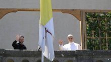 Papa se sastao sa Zelenskim; Vatikan spreman biti domaćin mirovnih pregovora