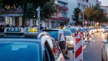 Taksi-tržište u Splitu potpuno podivljalo: 'Jedna dozvola ide na 30 vozila'
