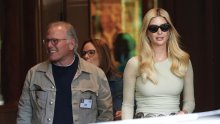 Ivanka Trump zablistala na okupljanju moćnika u pripijenoj haljini s cool detaljem