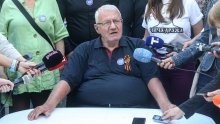 Šešelj u Beogradu predstavio knjigu 'U Srebrenici nije bilo genocida'