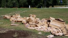 Šest dana nakon Thompsonova koncerta sendviči od osam eura razbacani po Bundeku