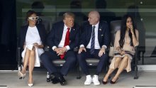 Elegantni stajling Melanije Trump pao u drugi plan zbog otkačenih sunčanih naočala