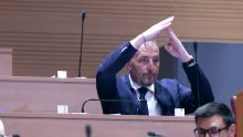 Paus traži trajektnu liniju za Susak i Unije, Puljak reguliranje rada noćnih klubova