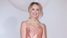 Tko bi joj dao 54 godine: Danijela Martinović u spektakularnoj haljini proslavila veliki dan