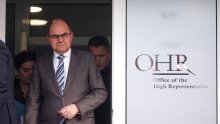 Schmidt ponovno posegnuo za svojim ovlastima i donio dvije važne financijske odluke