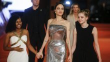 Angelina Jolie zabrinuta za Shiloh: Odbacila je očevo prezime, a sada je i napustila obiteljski dom