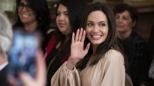 Ajme, kakav neugodnjak: Angelina Jolie 'izvisila' u situaciji u kojoj smo svi bili