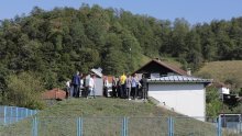 Aktivisti postavili 'radioaktivnu' bačvu ispred veleposlanstva RH u Sarajevu