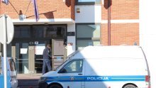 Otac bebe ide u istražni zatvor: Snažno je tresao dijete, nakon više od sat vremena nazvao hitnu