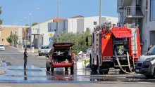 Požar u zadarskoj poduzetničkoj zoni izazvao plamen iz susjednog dvorišta