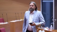 Saborski izostanci: Od deset radnih dana, Restović neopravdano izostao osam