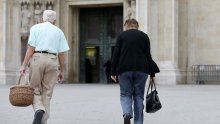 Za 120 tisuća umirovljenika mirovina će početkom 2026. porasti za 55 eura. Evo što se mijenja