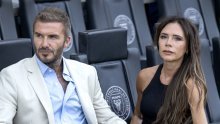 Iza svega se krije neugodna istina: Evo zašto se Victoria Beckham odbija smiješiti u javnosti