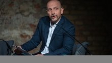 Aleksandar Stanković oglasio se o toplesu i užario društvene mreže