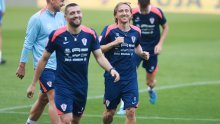 Zvjezdana ekipa na Korčuli: Pogledajte s kim su se družili Modrić i Kovačić