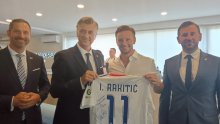 FOTO/VIDEO Plenković neplanirano navratio na Poljud, Rakitić mu poklonio dres