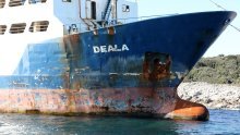 Raški zaljev: Brod 'Deala' dotegljen u plutajući dok, nema onečišćenja mora