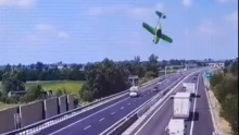 Užas u Italiji: Mali avion zabio se u autocestu, nema preživjelih