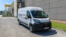 Vozili smo Peugeot E-Boxer Furgon: Moćan i praktičan veliki potpuno električni furgon za profesionalce