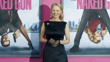 Pamela Anderson oduševila elegancijom, a njezinu haljinu samo je zasjenio ovaj detalj