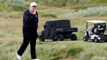 Trumpa po terenu u Škotskoj pratio 'Golf Force One', evo o čemu je riječ