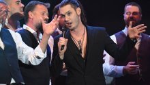 Poslušajte kako Oliverov veliki hit zvuči u rock varijanti