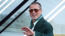 Brad Pitt ima novi imidž i ponovno mu ne možemo pronaći niti jednu manu