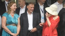 Pogledajte tko je sve bio u Sinju: Izlazak naših političara sa suprugama upropastila je kiša