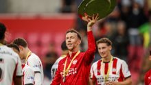 Pogledajte proslavu Perišića kod gola PSV-a, poletio je preko reklama