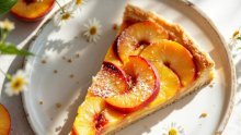 Pita s breskvama pravi je ljetni hit: Uz ovaj recept ne možete pogriješiti