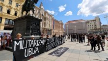 Antiratna akcija u Zagrebu: ' Izražavamo suosjećanje sa svim žrtvama ratnih zločina počinjenih u naše ime'