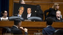 Bomba iz Bloomberga: FBI je uoči objave Epsteinovih dokumenata sakrio Trumpovo ime