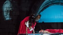 Shakespearov 'Julije Cezar' u Splitu: Brutalna refleksija sadašnjosti pod Srebrnim vratima