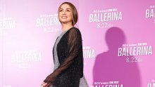 Ana de Armas nadmašila je samu sebe u prozirnoj haljini s draguljima