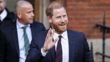 Princ Harry stiže u Veliku Britaniju, a poznat je i razlog dolaska