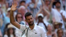 Novak Đoković zaplesao na stolu u Grčkoj. Pogledajte reakciju ostalih gostiju