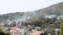 Požar iznad Solina zaprijetio kućama, ali vatrogasci brzo reagirali